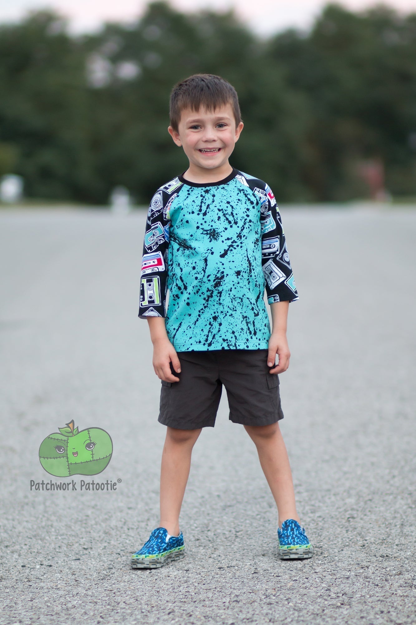 Slim Raglan (2T) - Bats & Arcane Stars